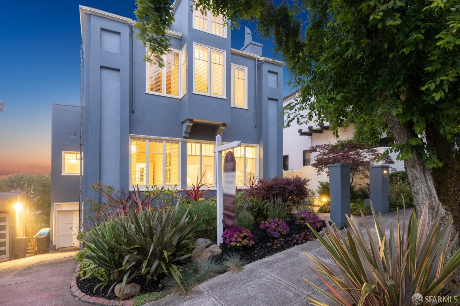 33 Marcela Avenue