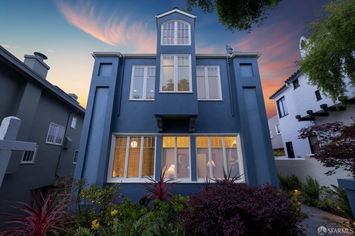 33 Marcela Avenue