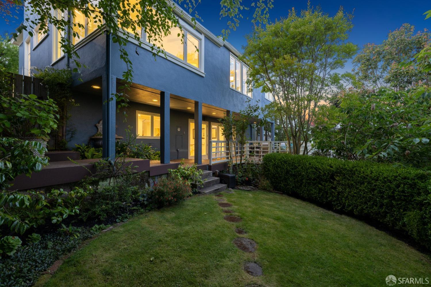 33 Marcela Avenue