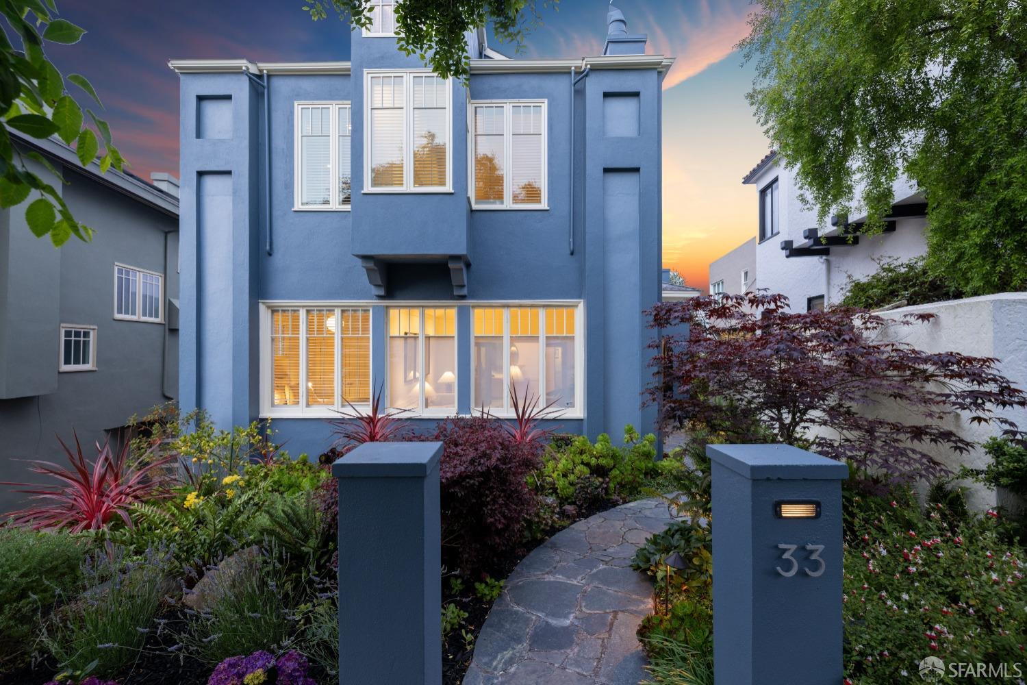 33 Marcela Avenue