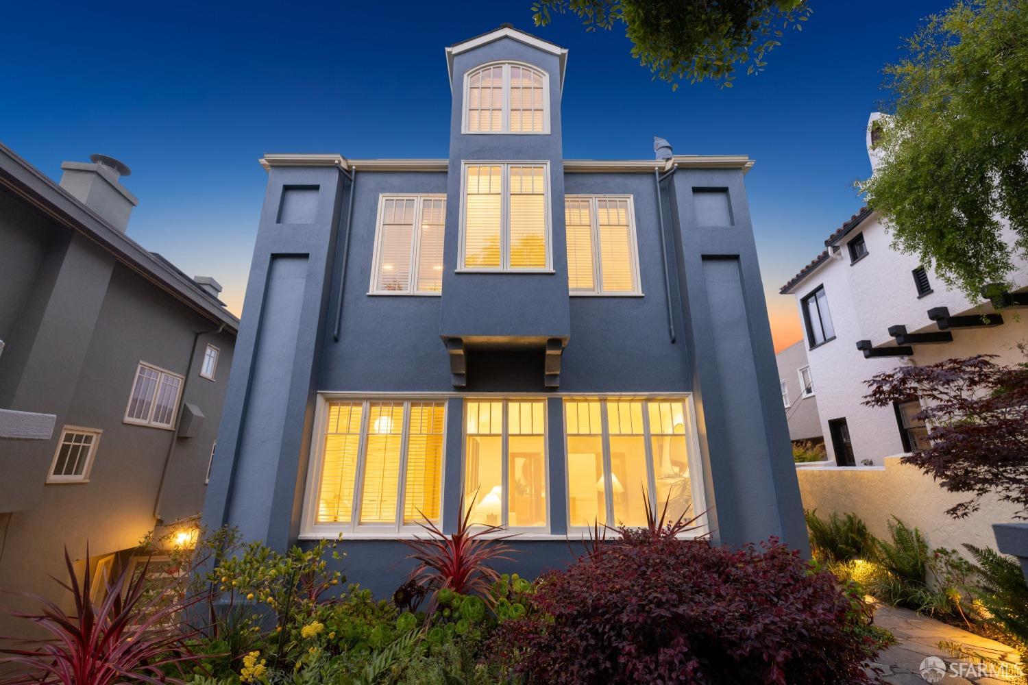33 Marcela Avenue
