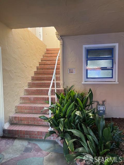 19 El Sereno Court