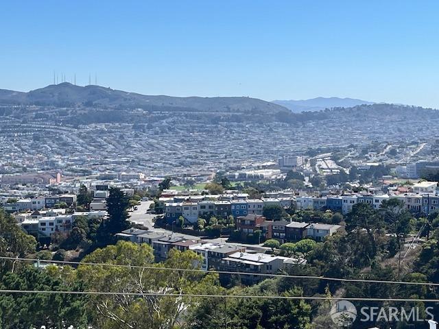 19 El Sereno Court