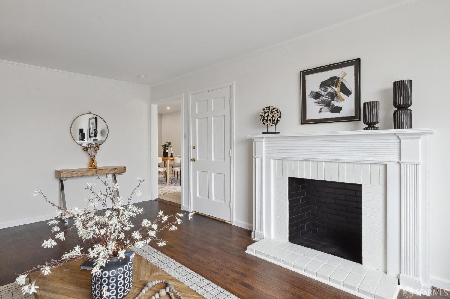 119 E Vista Avenue