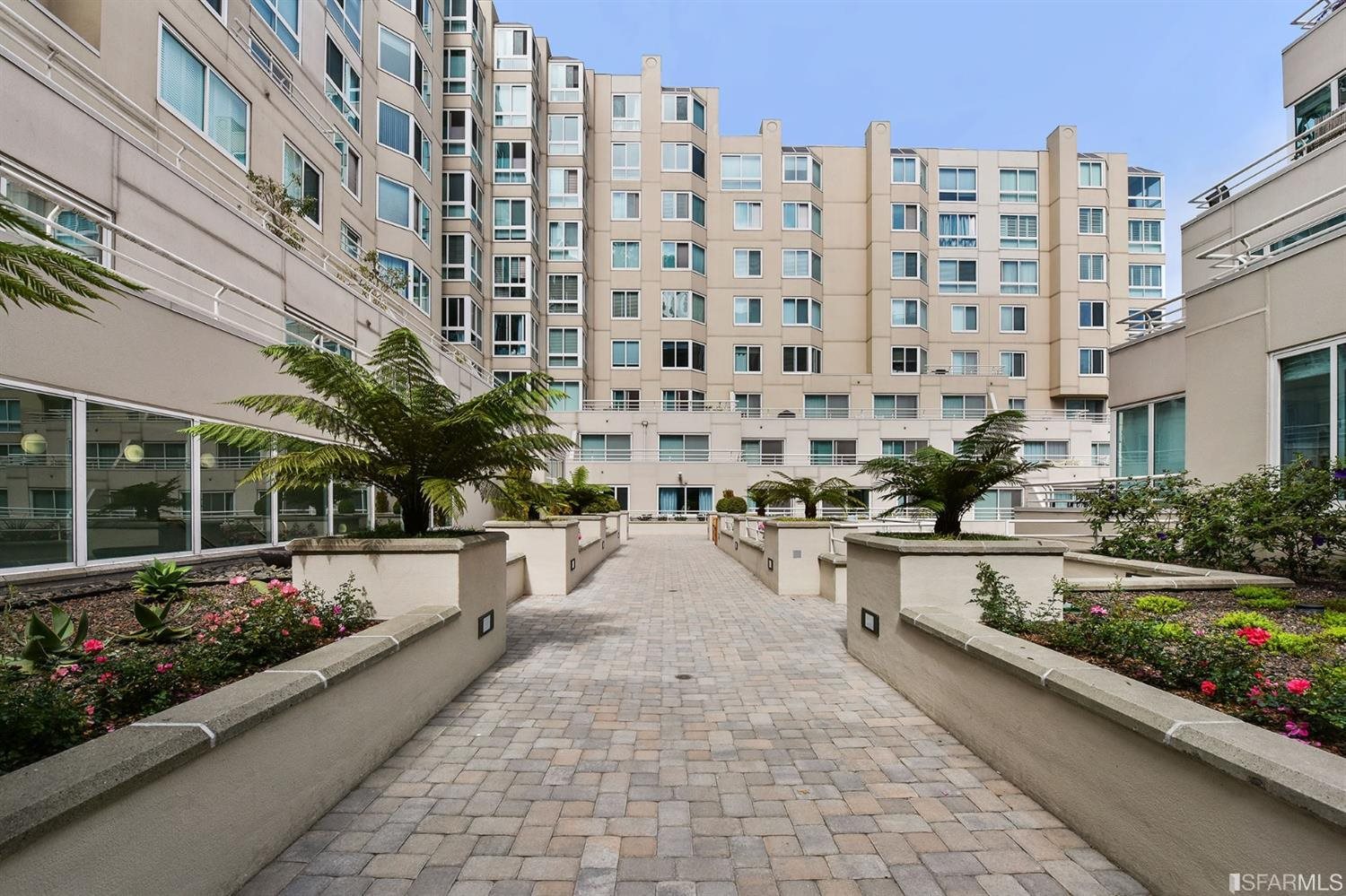 111 Chestnut Street # 402
