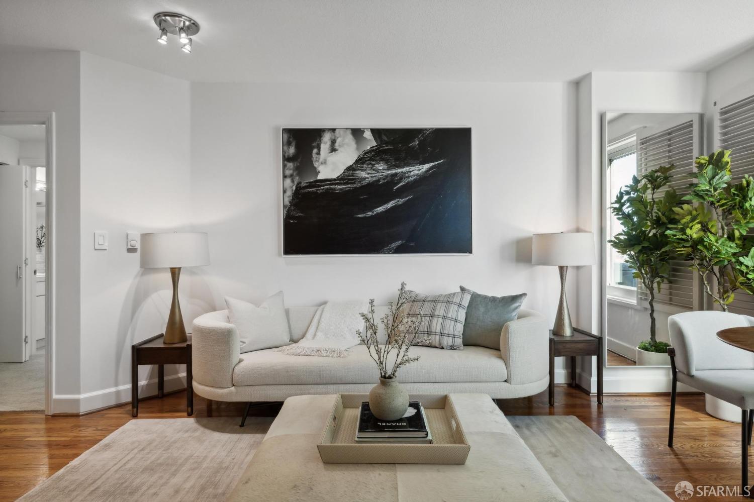 111 Chestnut Street # 402