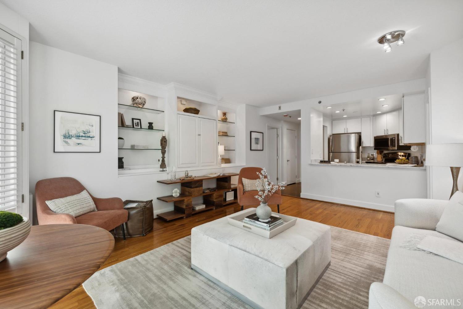111 Chestnut Street # 402