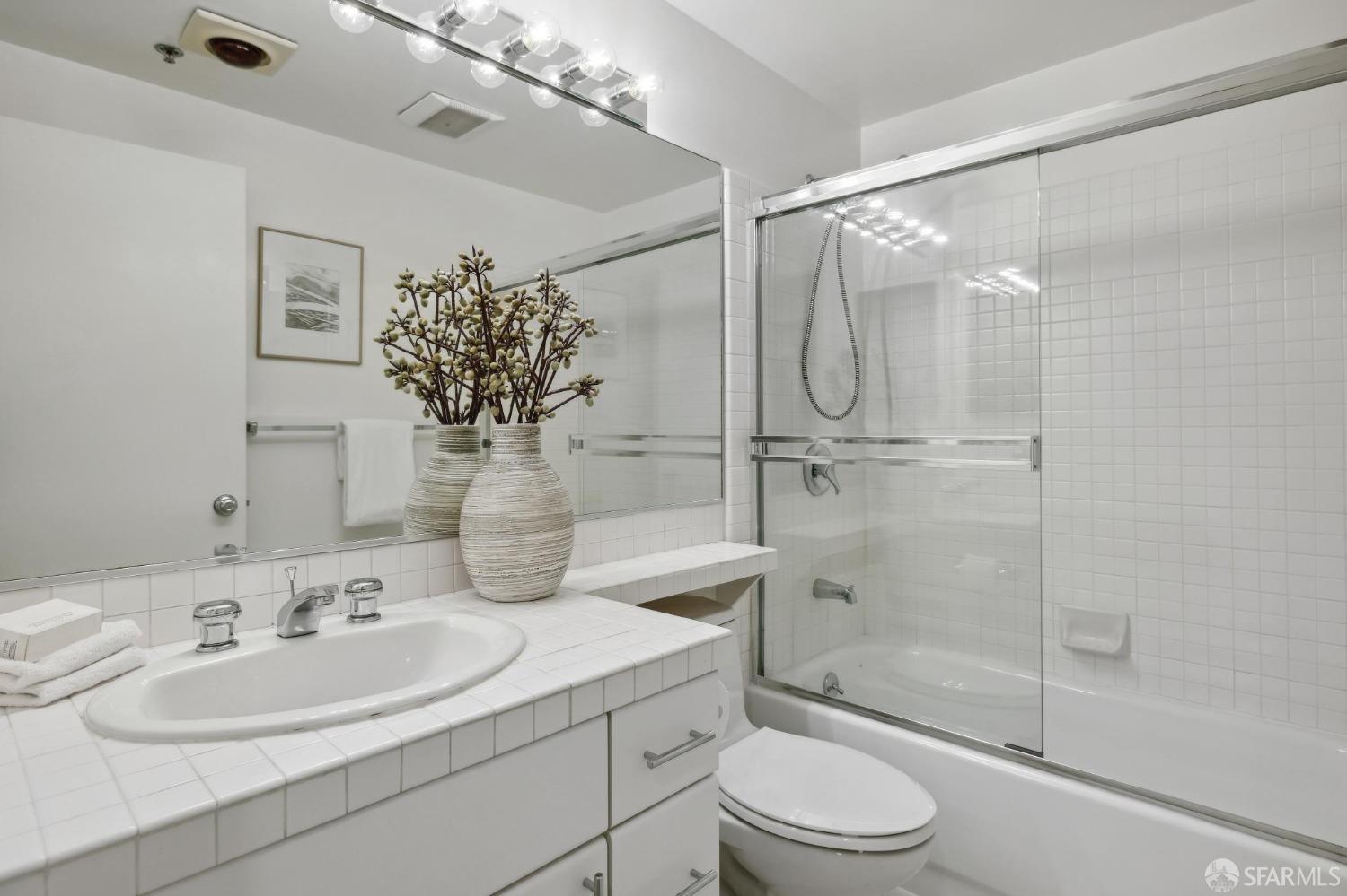 111 Chestnut Street # 402