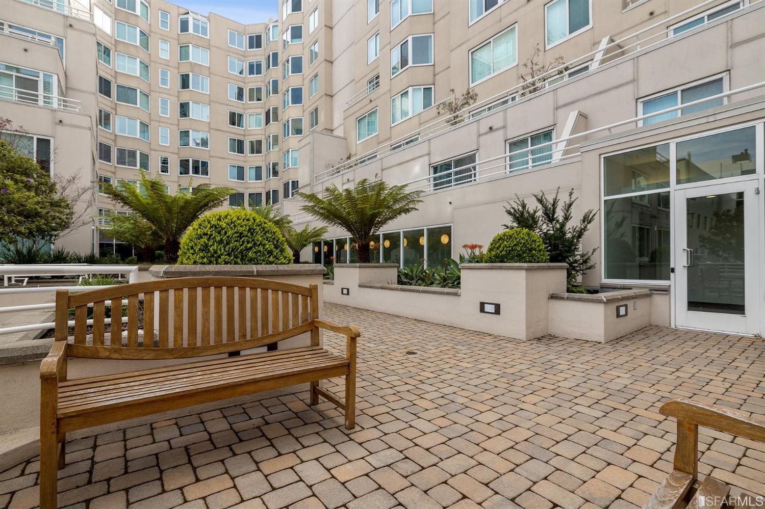 111 Chestnut Street # 402