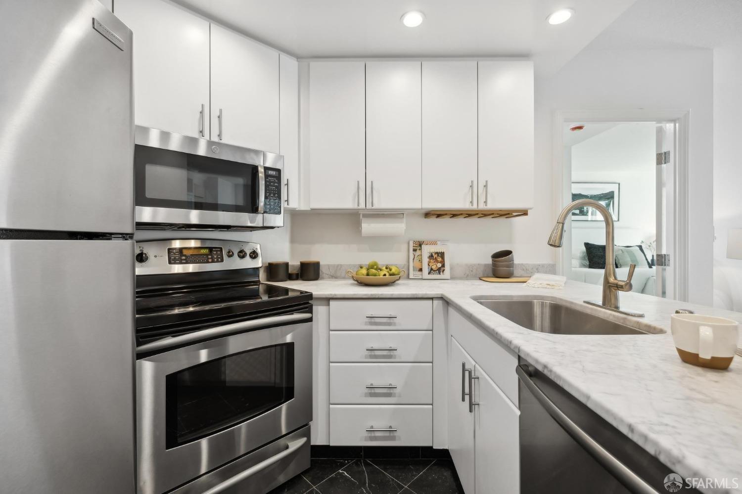 111 Chestnut Street # 402