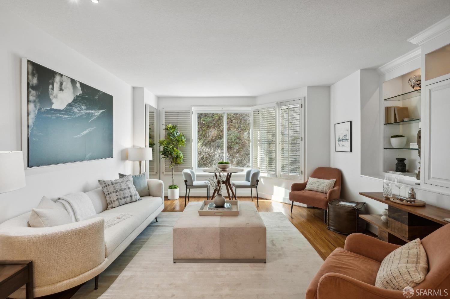 111 Chestnut Street # 402