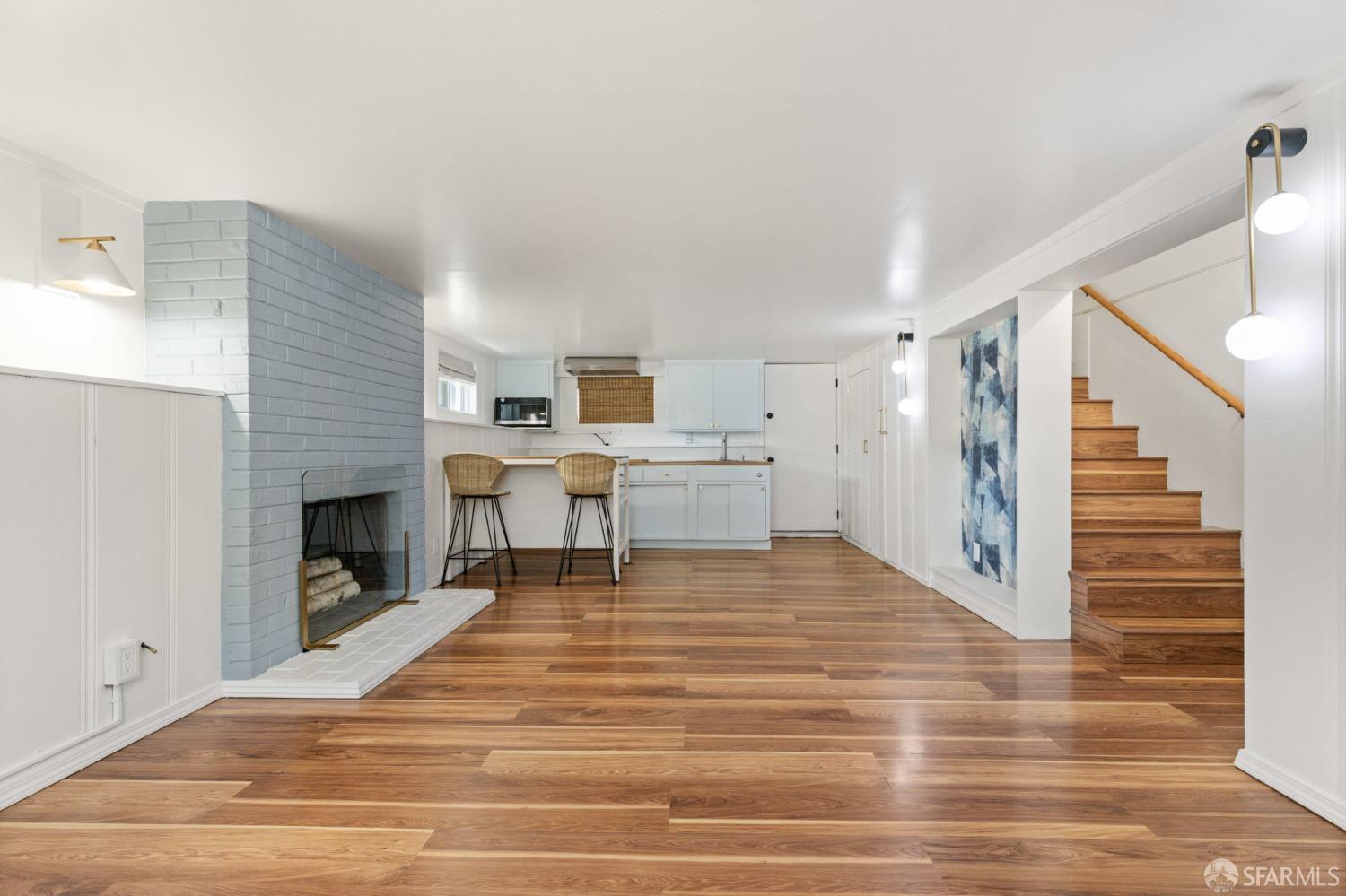 40 Pico Avenue