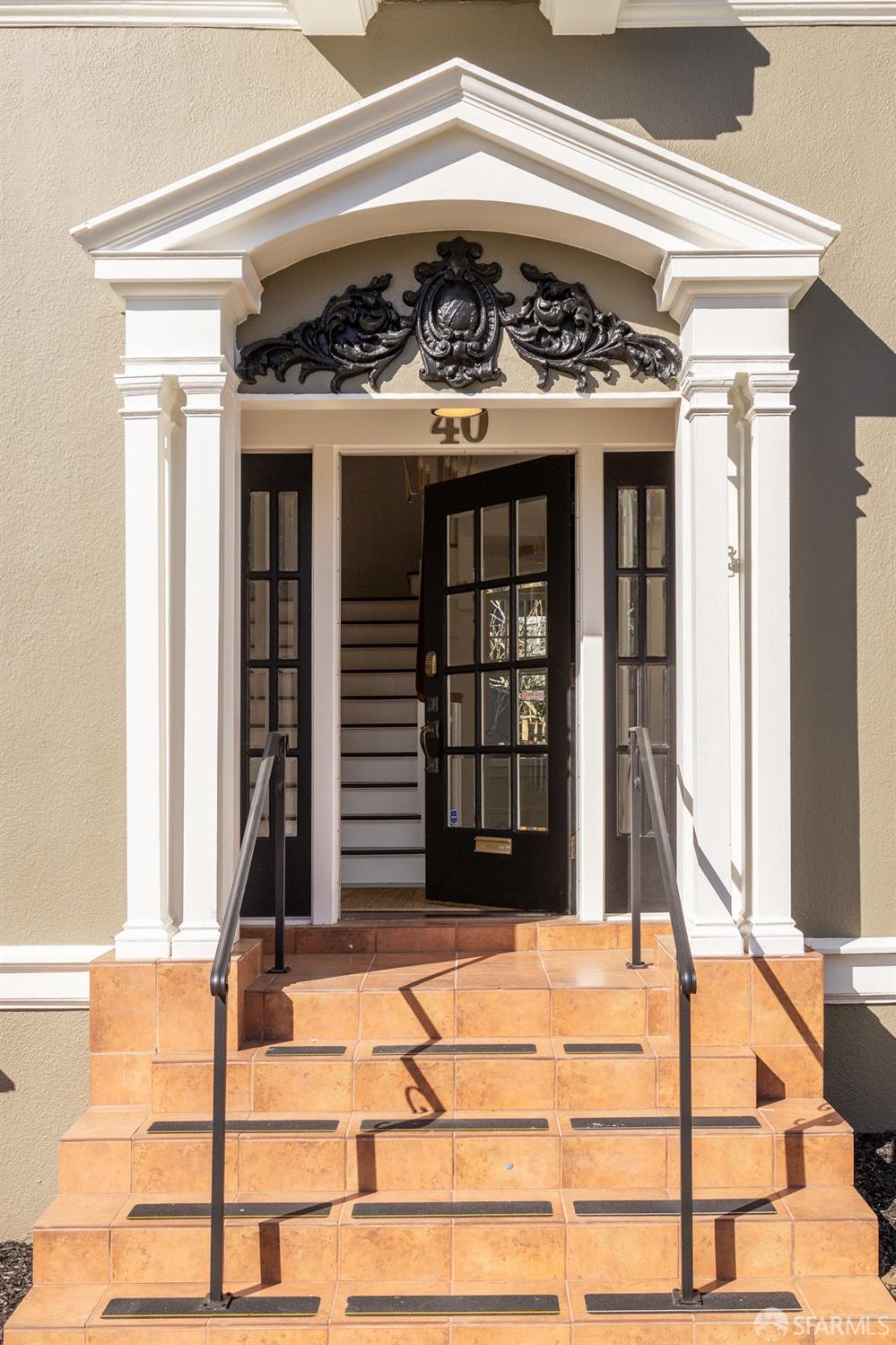 40 Pico Avenue