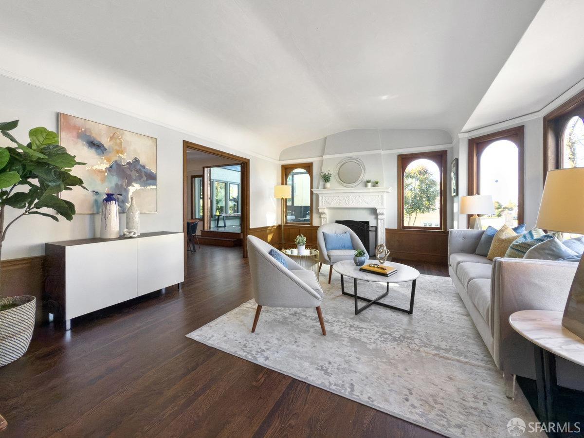 365 Moncada Way