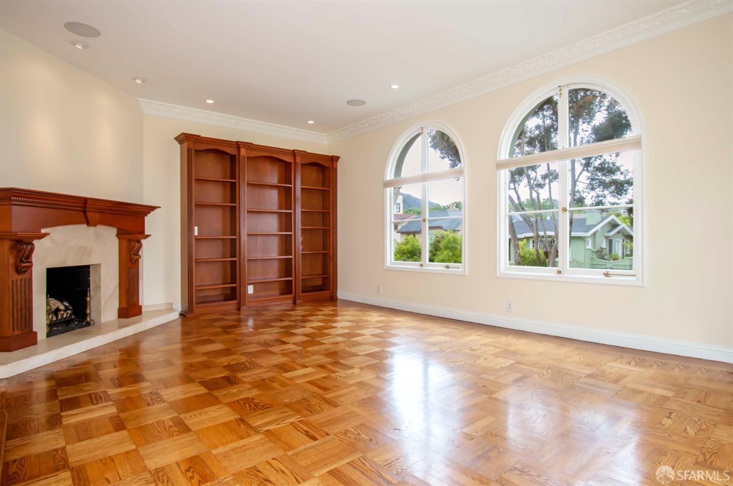 260 Dorantes Avenue