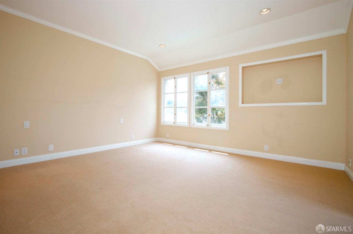 260 Dorantes Avenue