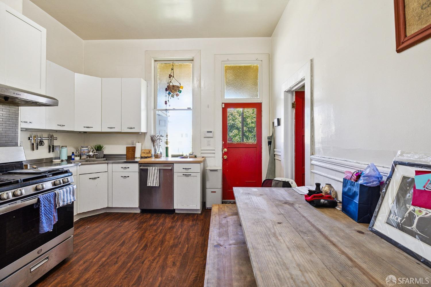 423-433 S Van Ness Avenue