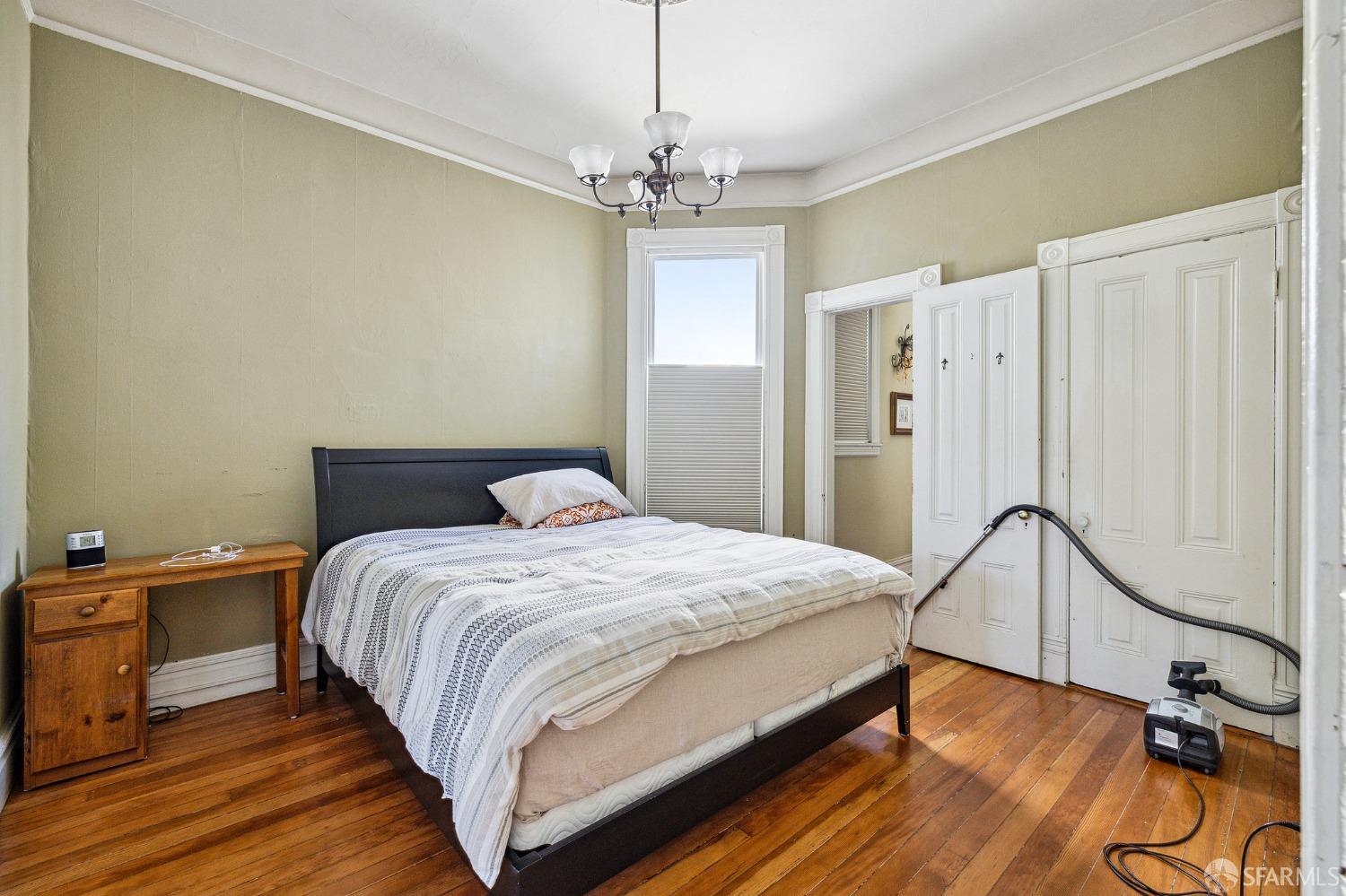 423-433 S Van Ness Avenue