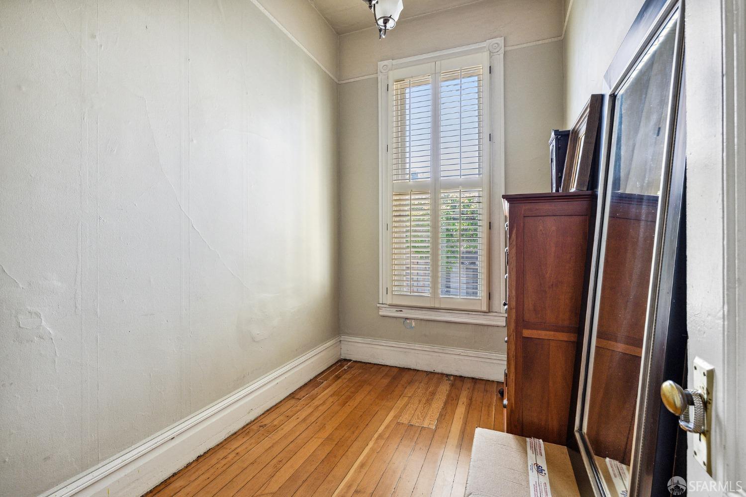 423-433 S Van Ness Avenue