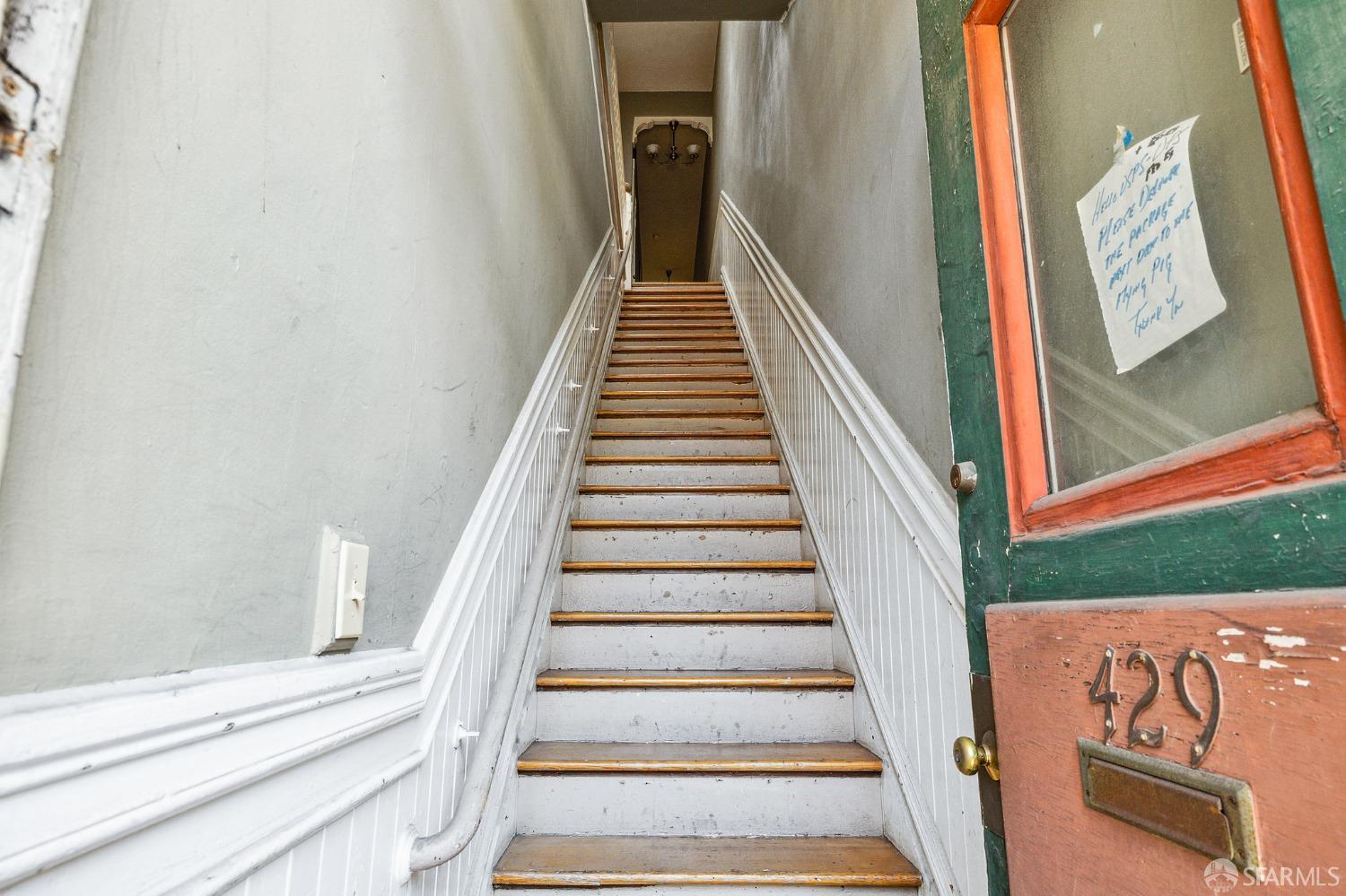 423 S Van Ness Avenue