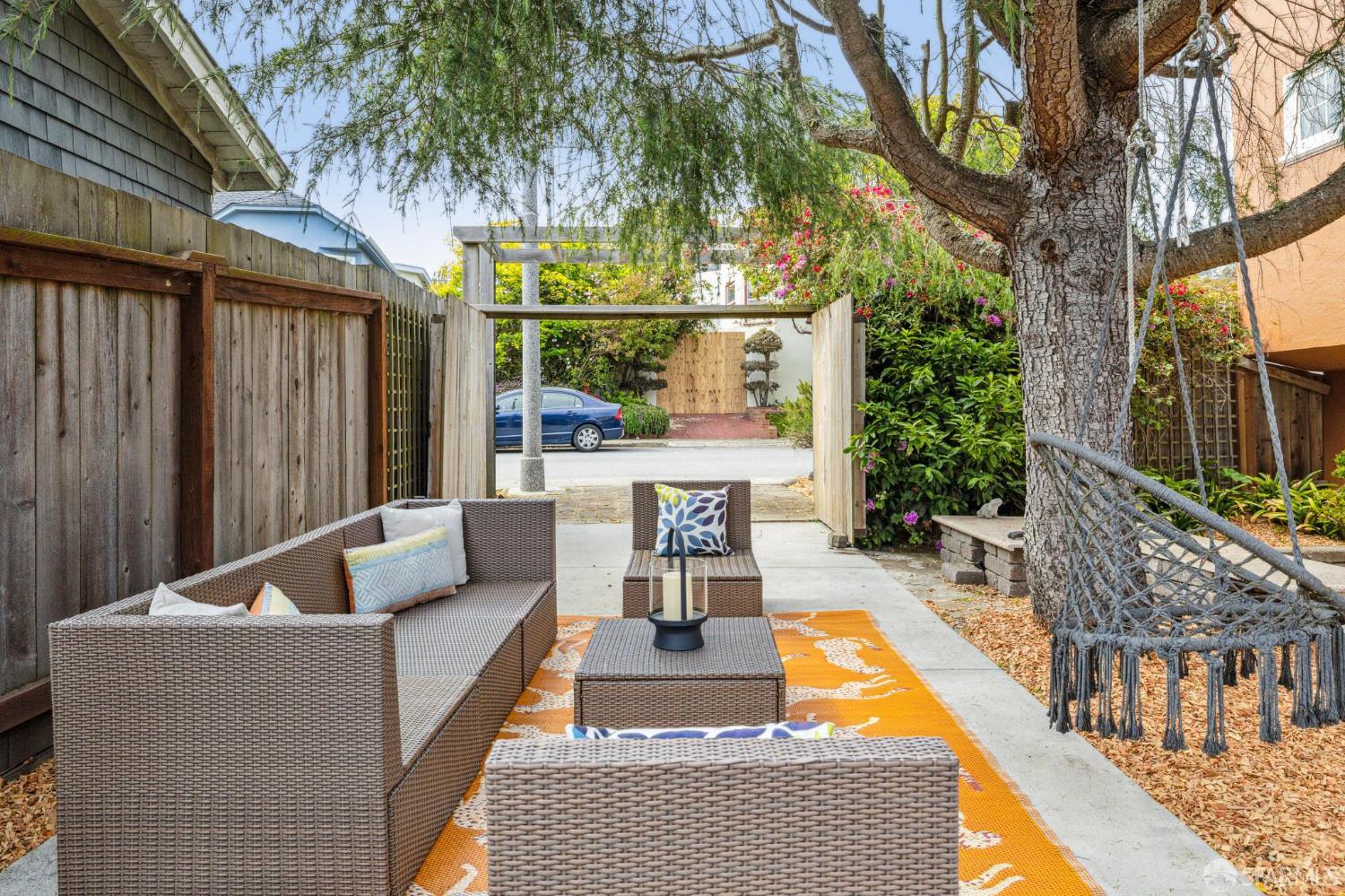 301 Montecito Avenue