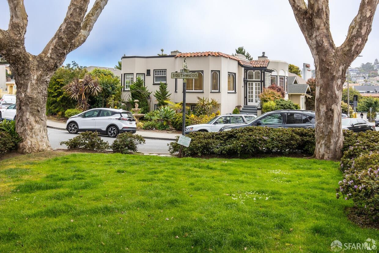 301 Montecito Avenue