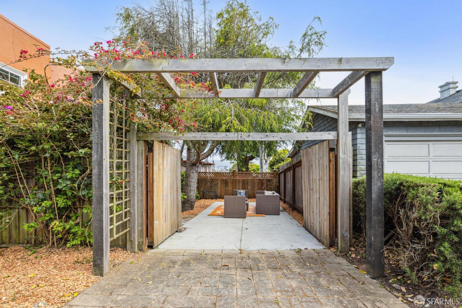 301 Montecito Avenue