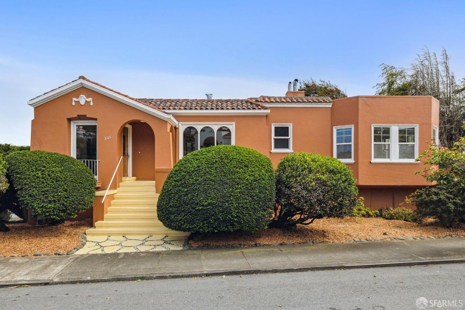 301 Montecito Avenue
