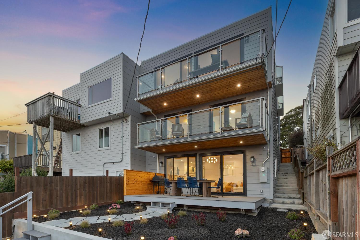 33 Rio Court