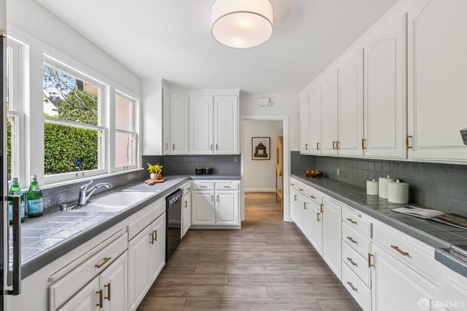 95 Santa Paula Ave