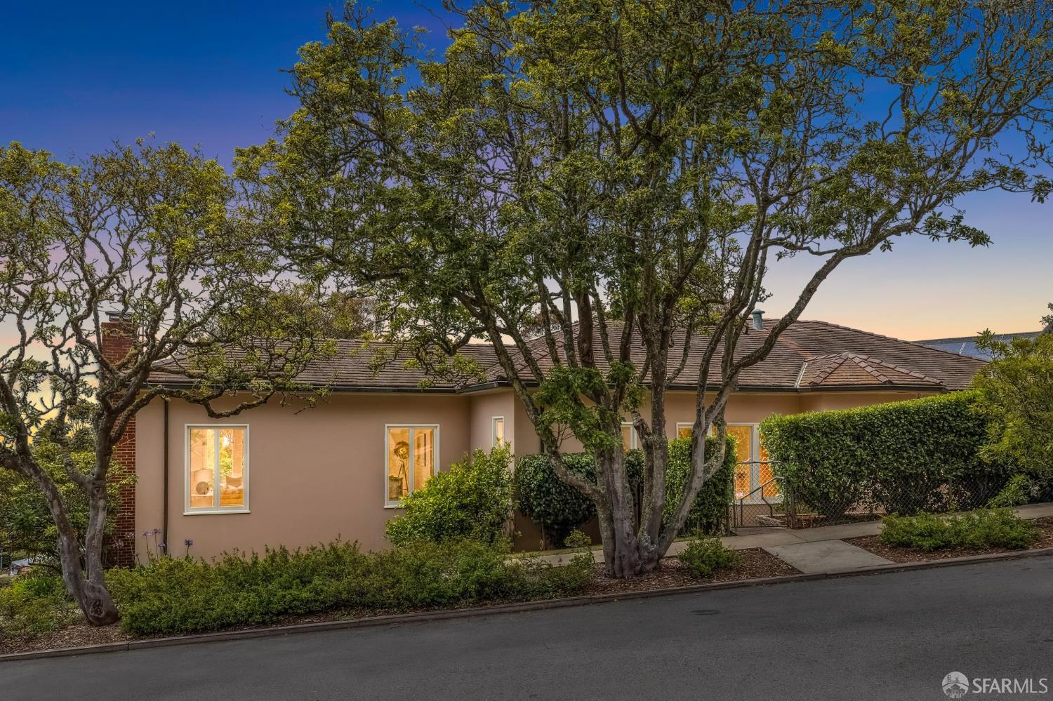 95 Santa Paula Ave