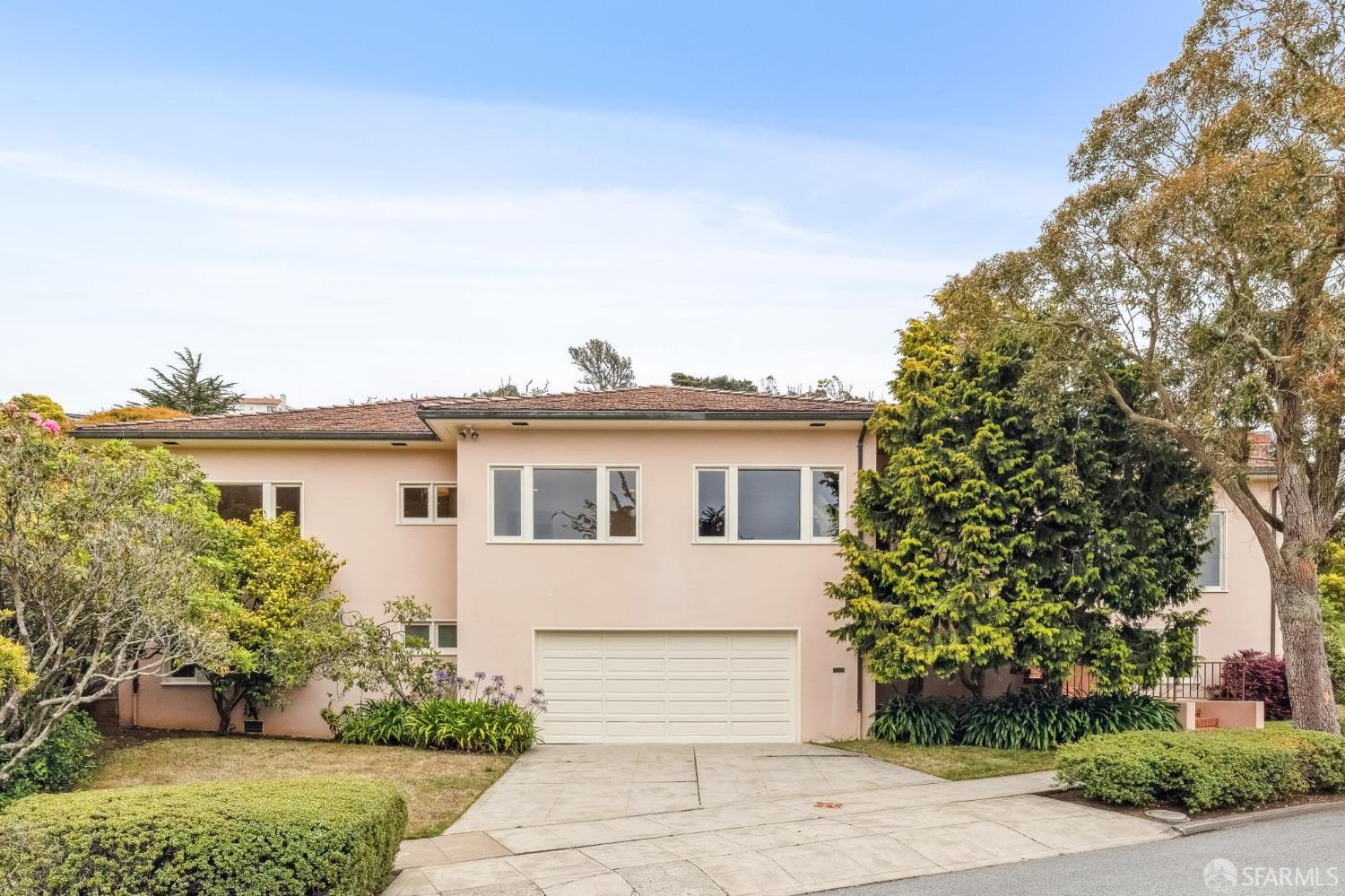 95 Santa Paula Ave