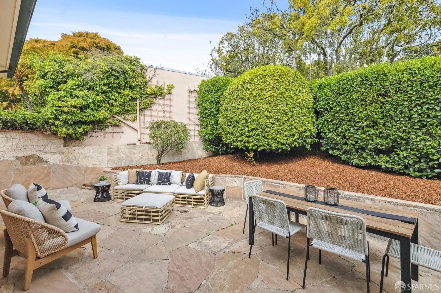 95 Santa Paula Ave