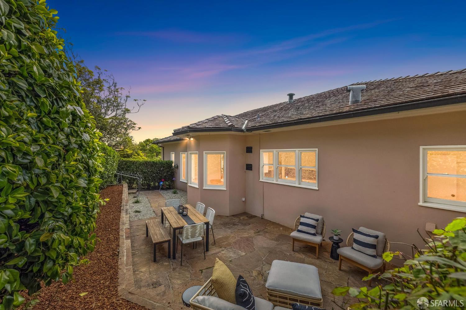 95 Santa Paula Ave