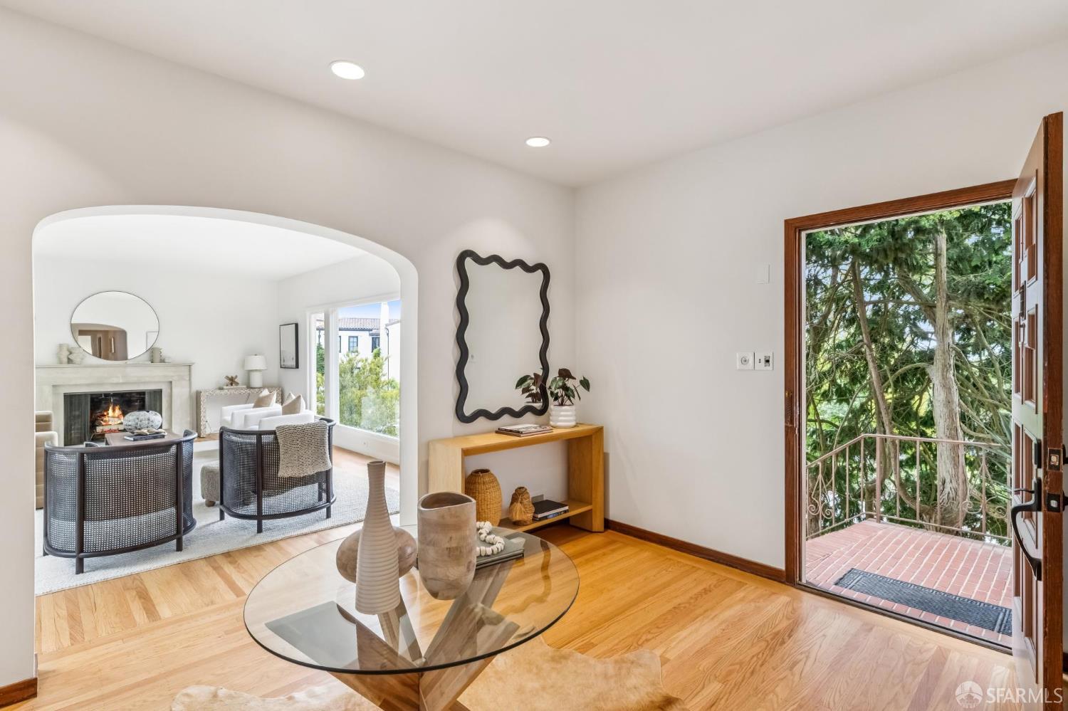 95 Santa Paula Ave