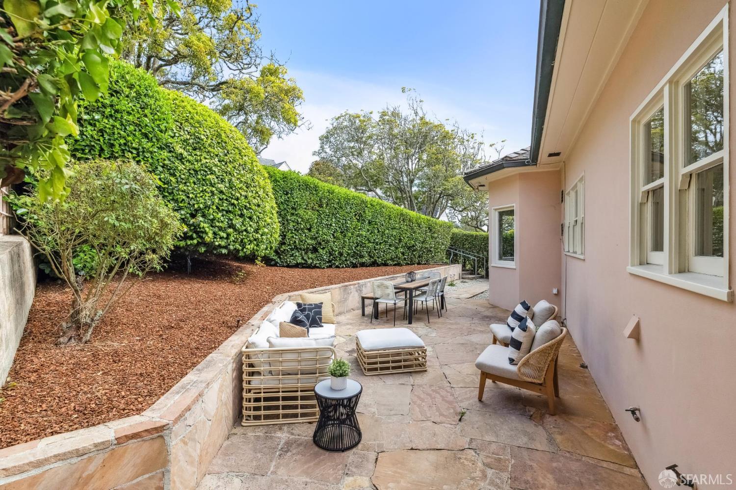 95 Santa Paula Ave