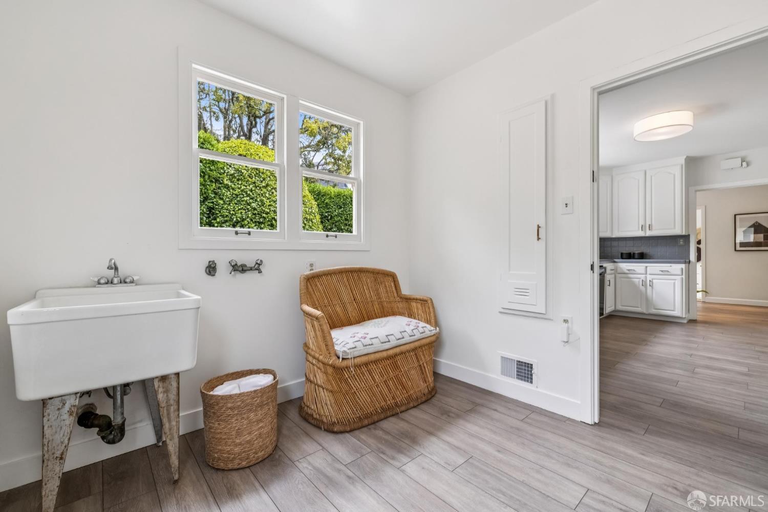 95 Santa Paula Ave