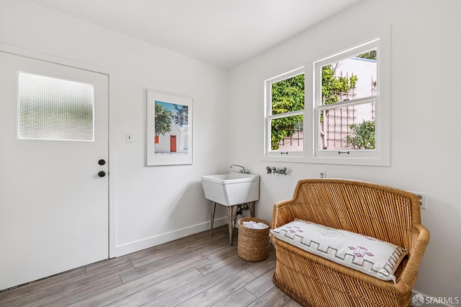 95 Santa Paula Ave