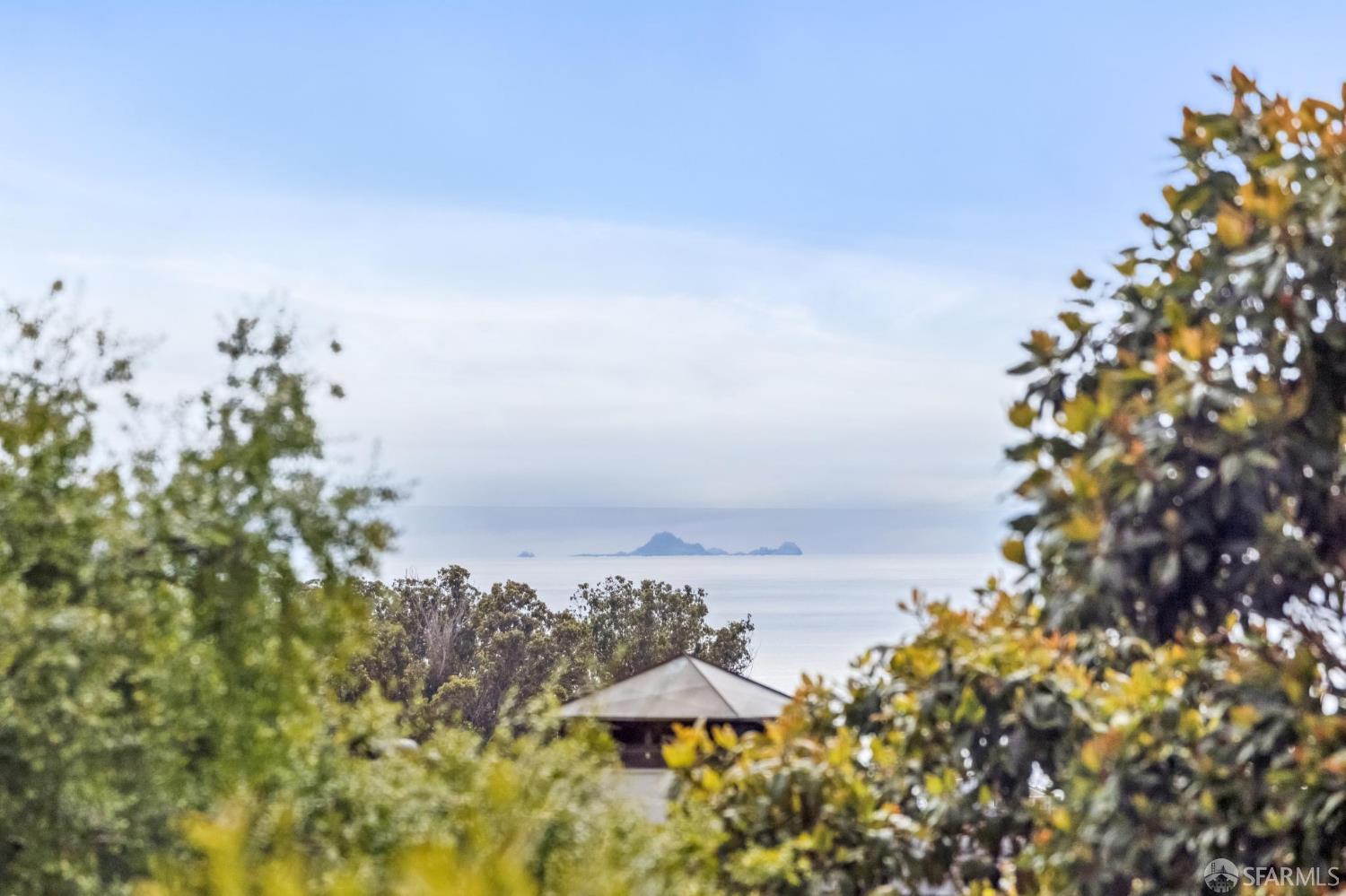 95 Santa Paula Ave