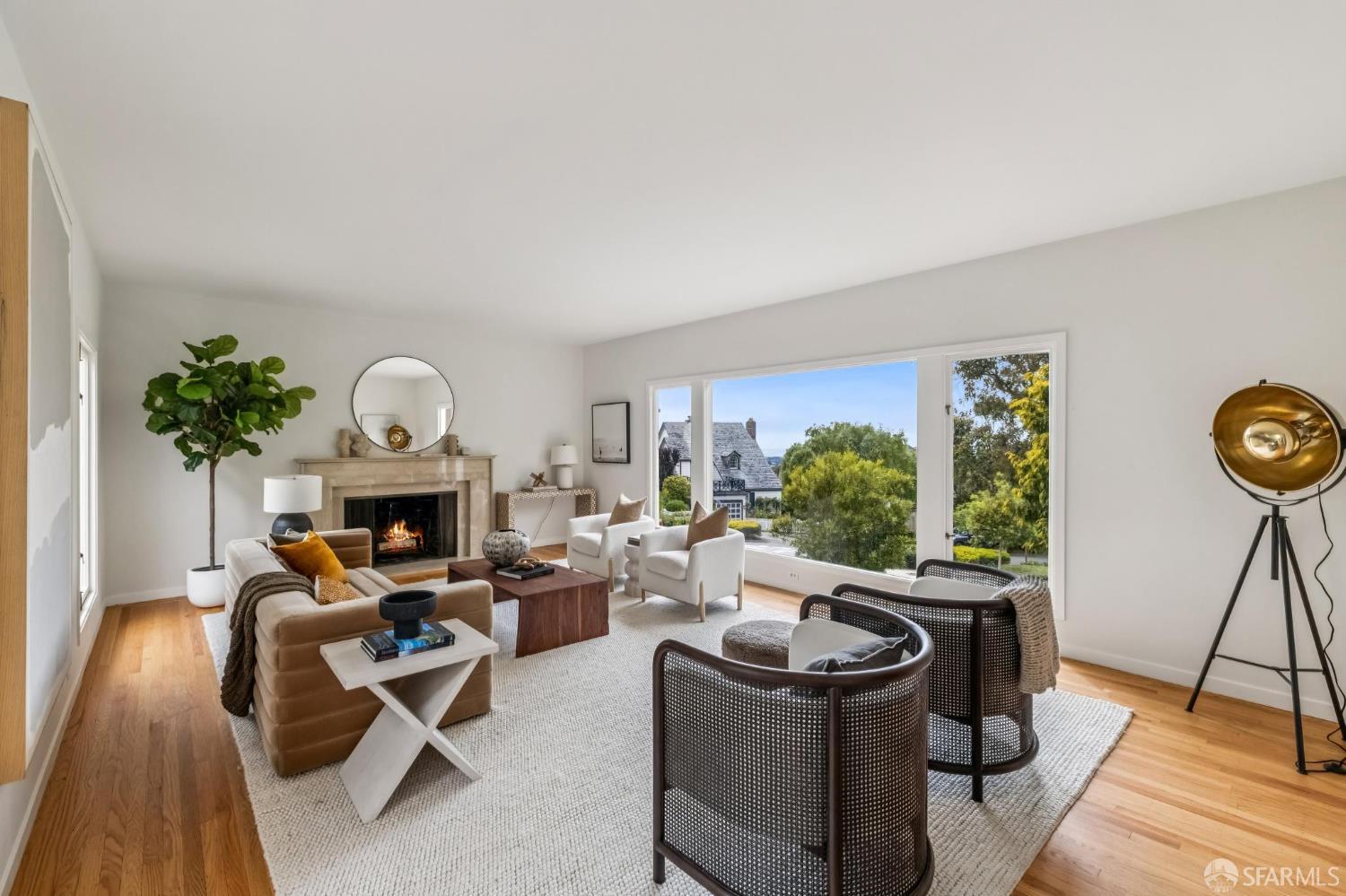 95 Santa Paula Ave