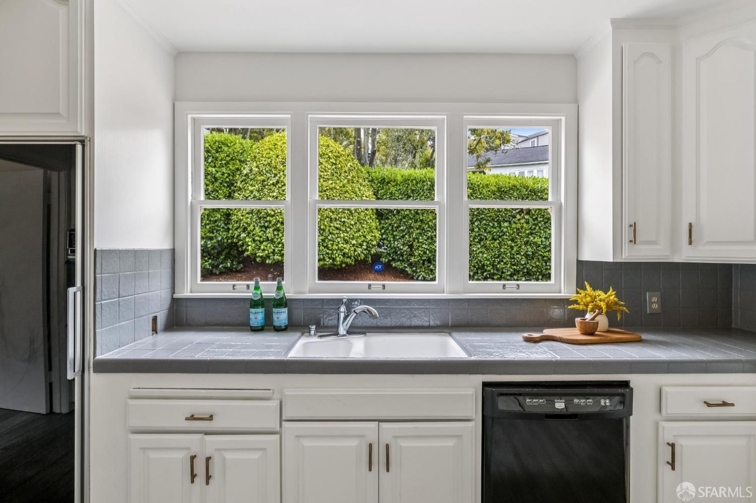 95 Santa Paula Ave