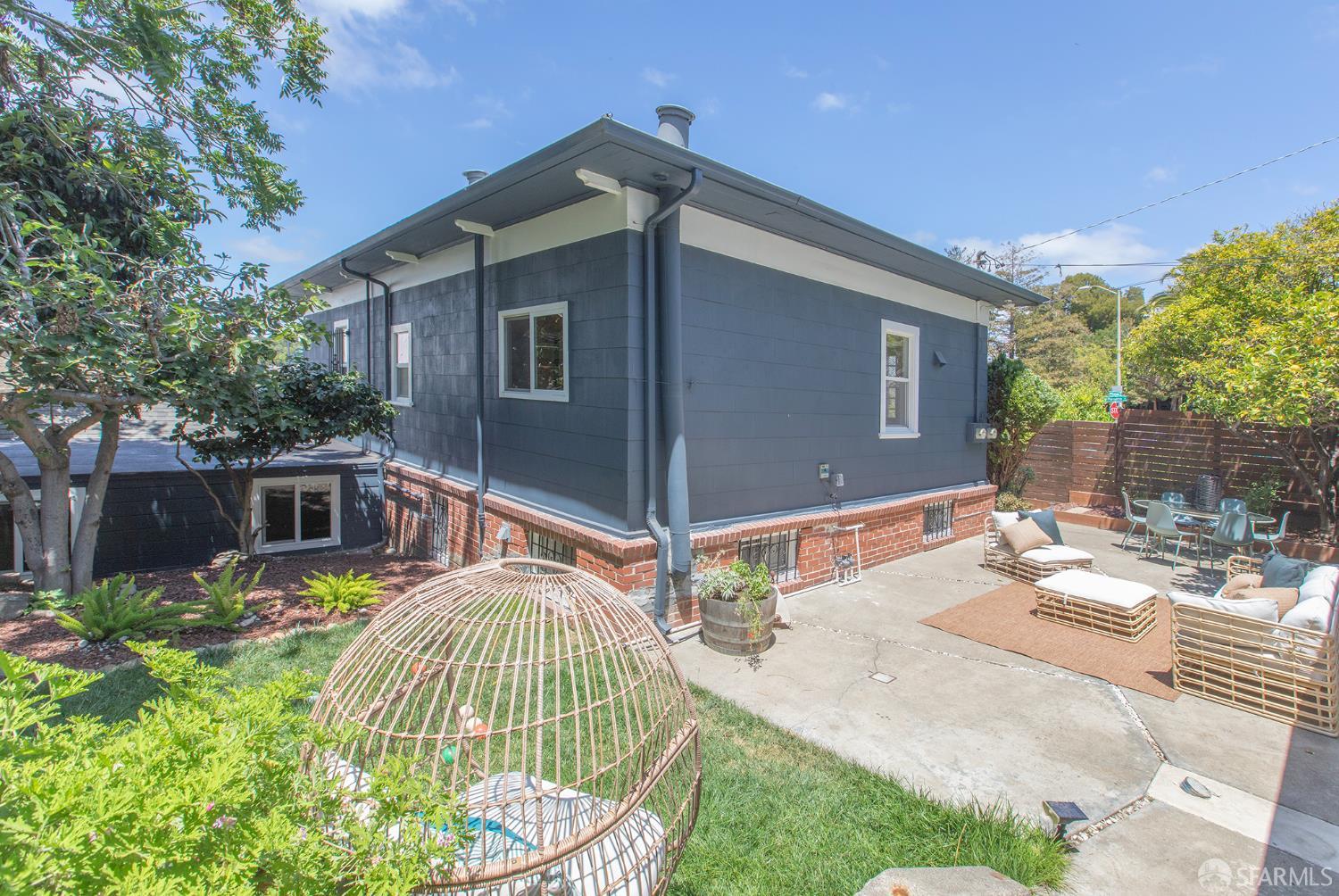 3432 Champion Street