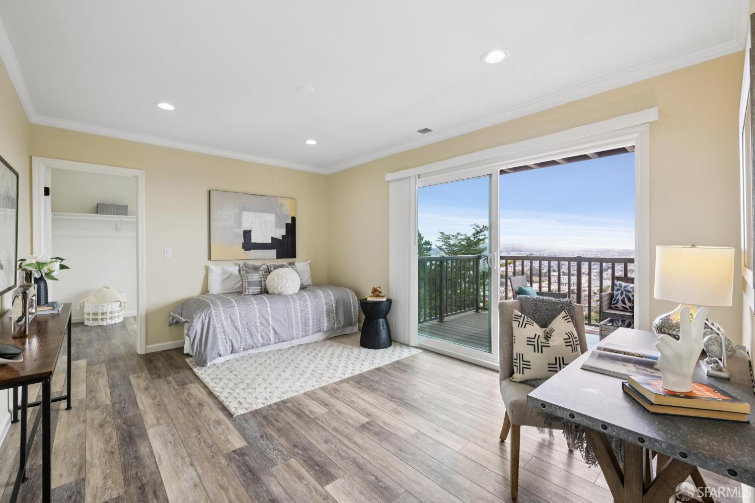 150 Cresta Vista Dr