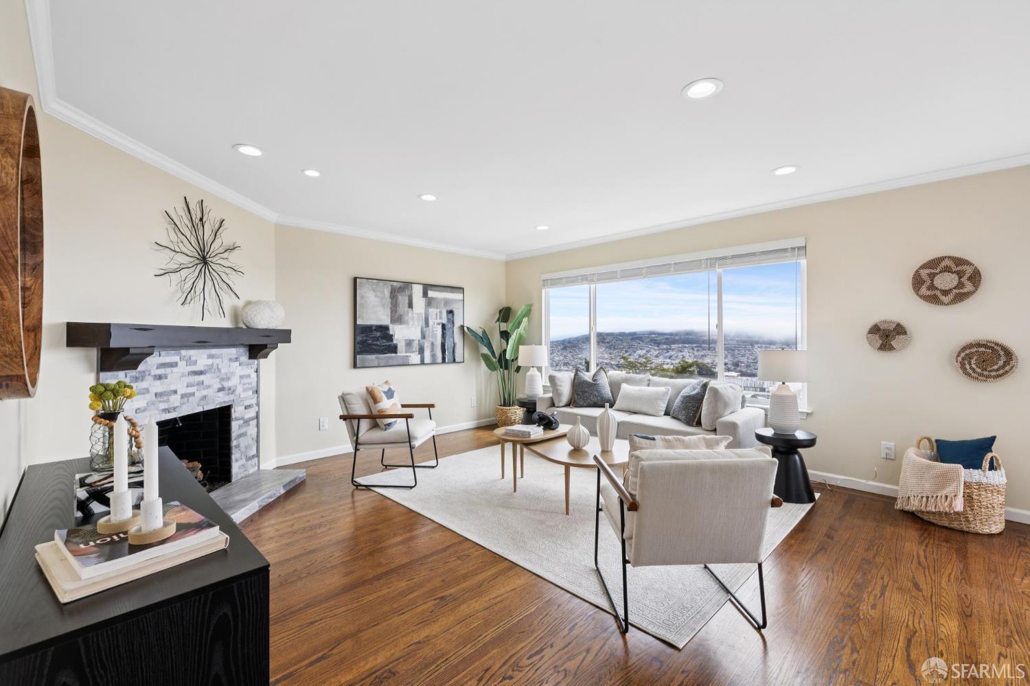 150 Cresta Vista Dr