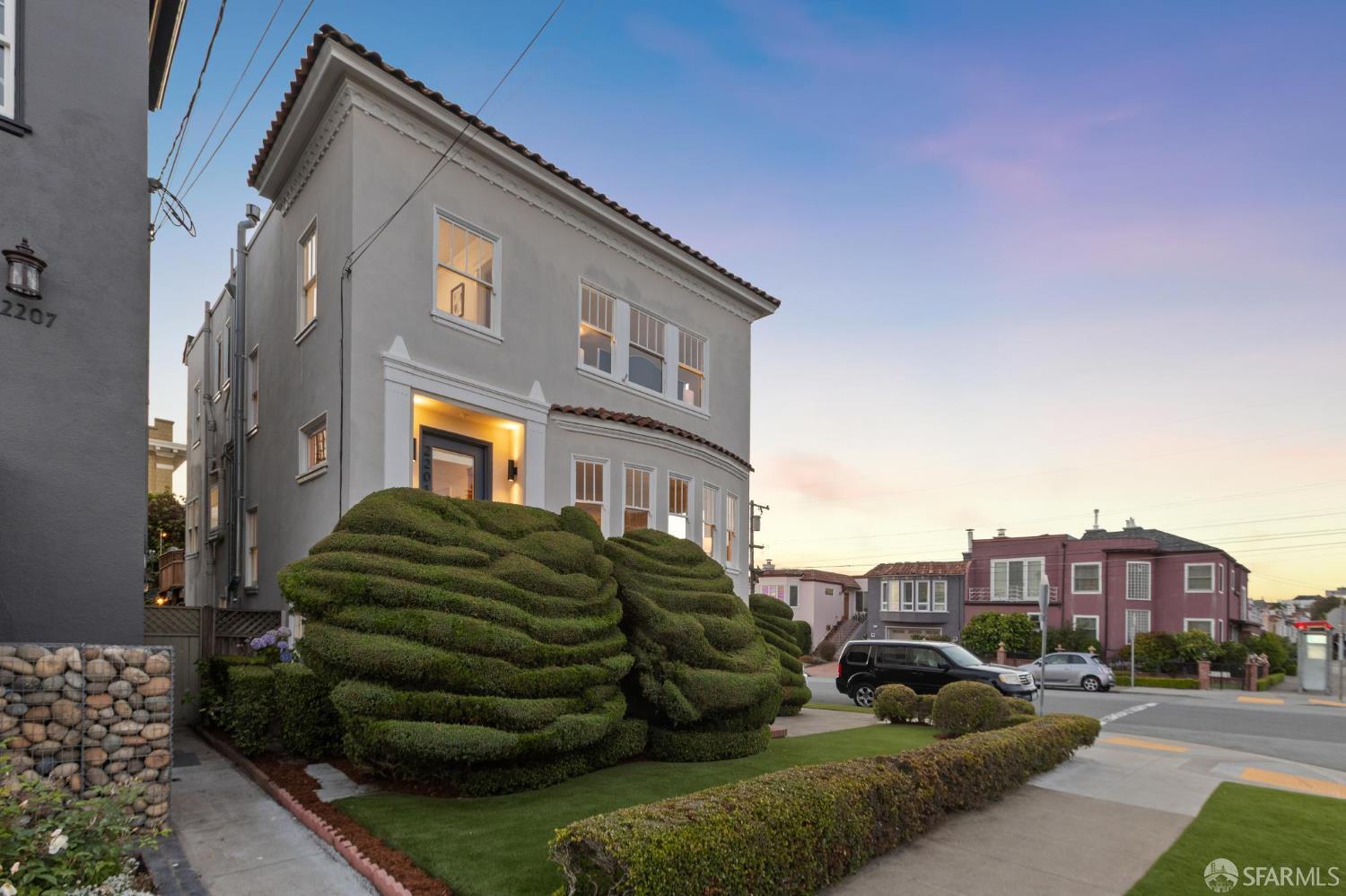 2201 17th Avenue