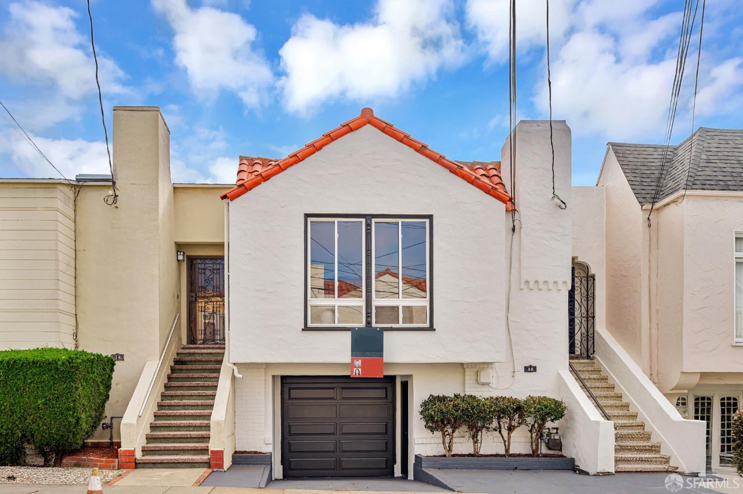 32 Santa Fe Avenue