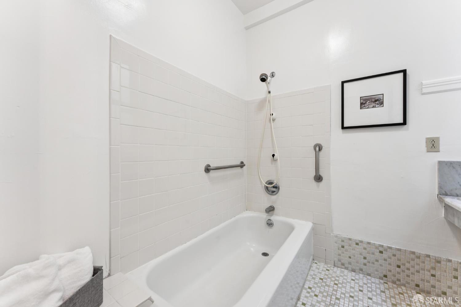 251-255 14th Avenue