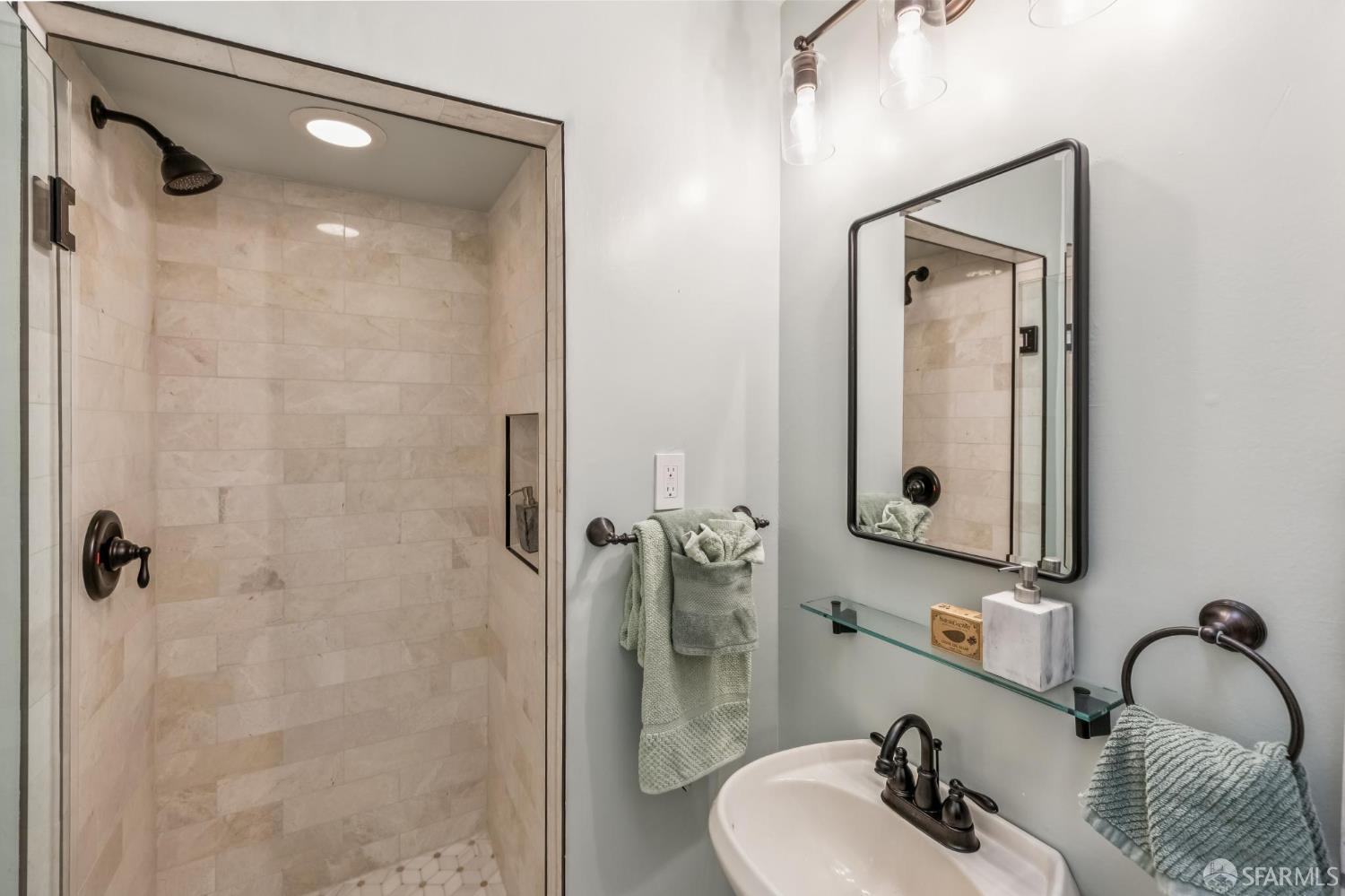 23 Gladeview Way