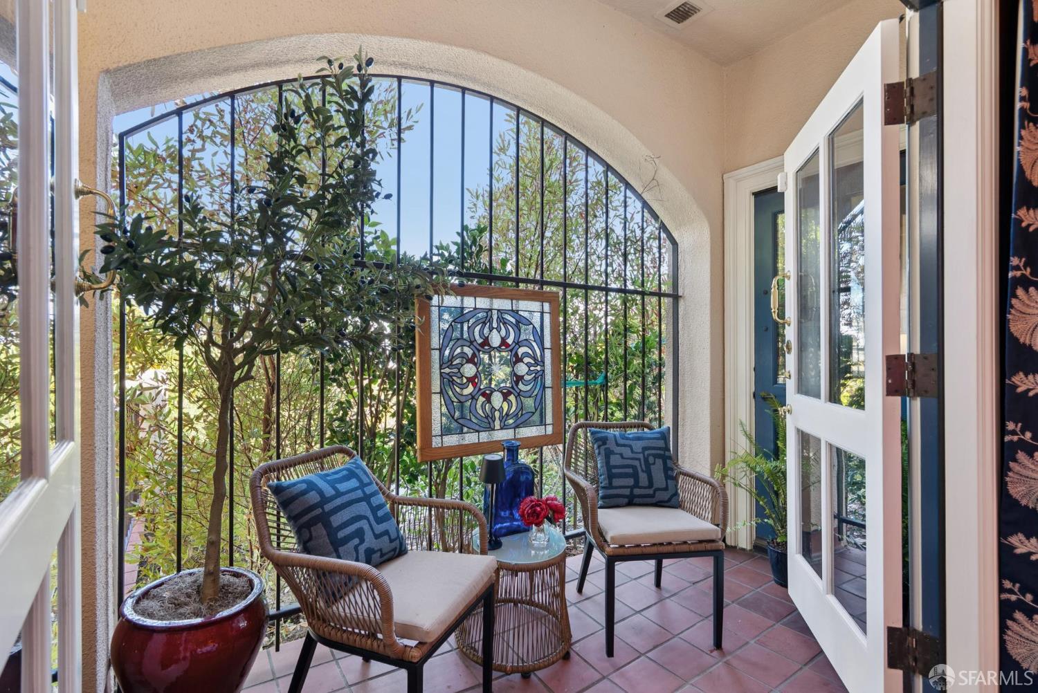 165 Francisco Street # 11