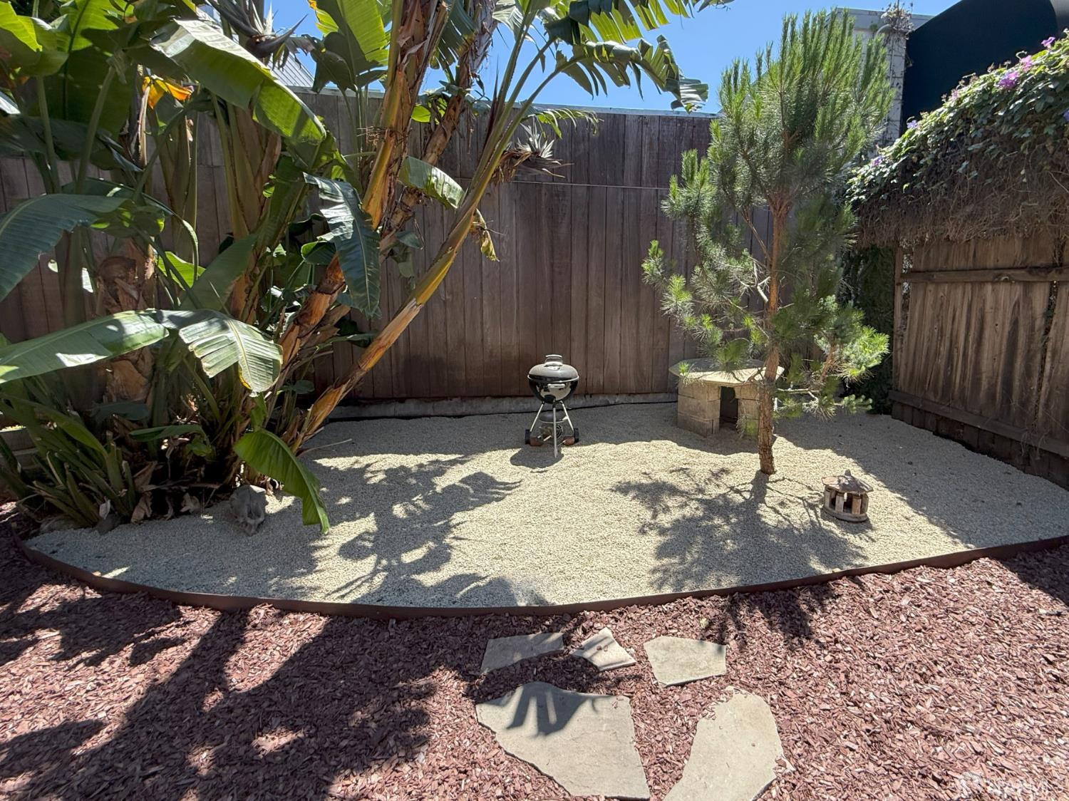 423 South Van Ness Avenue